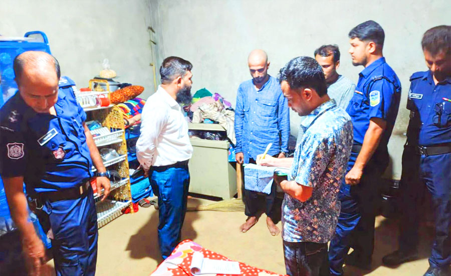 দুর্গাপুরে মাদক সেবনরত অবস্থায় ২ ভাই আটক