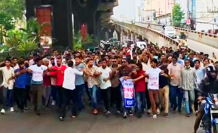 ছাত্রলীগের মিছিলে অংশ নেওয়ার অভিযোগে চট্টগ্রামে গ্রেপ্তার ৭০