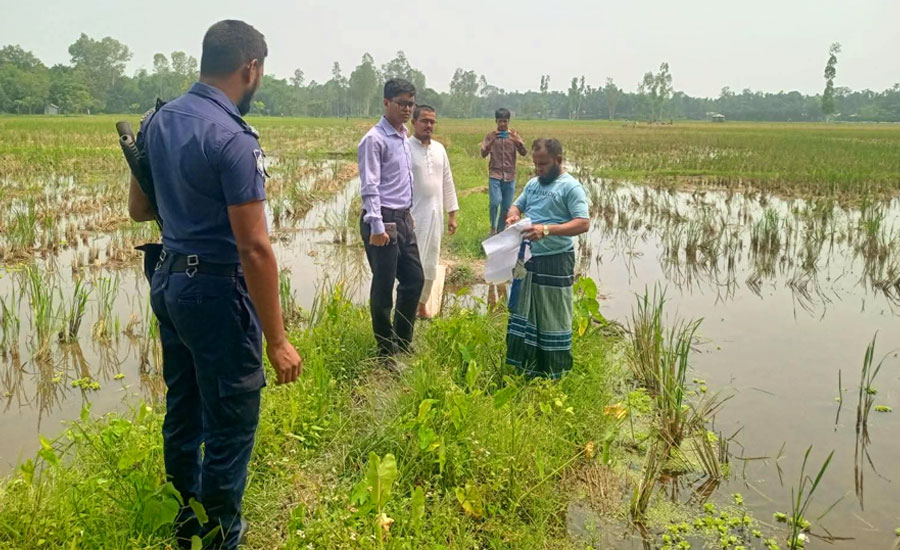 রাজারহাটে ৩০ বছর পর দখলমুক্ত হলো সরকারি রাস্তা