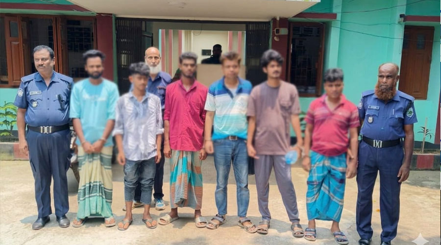 বাগমারায় অনলাইন ক্যাসিনো জুয়াড়িসহ গ্রেপ্তারকৃতদের আদালতে প্রেরণা  
