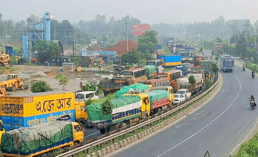 ঢাকা-টাঙ্গাইল-যমুনা সেতু মহাসড়কে দীর্ঘ যানজট, ভোগান্তি