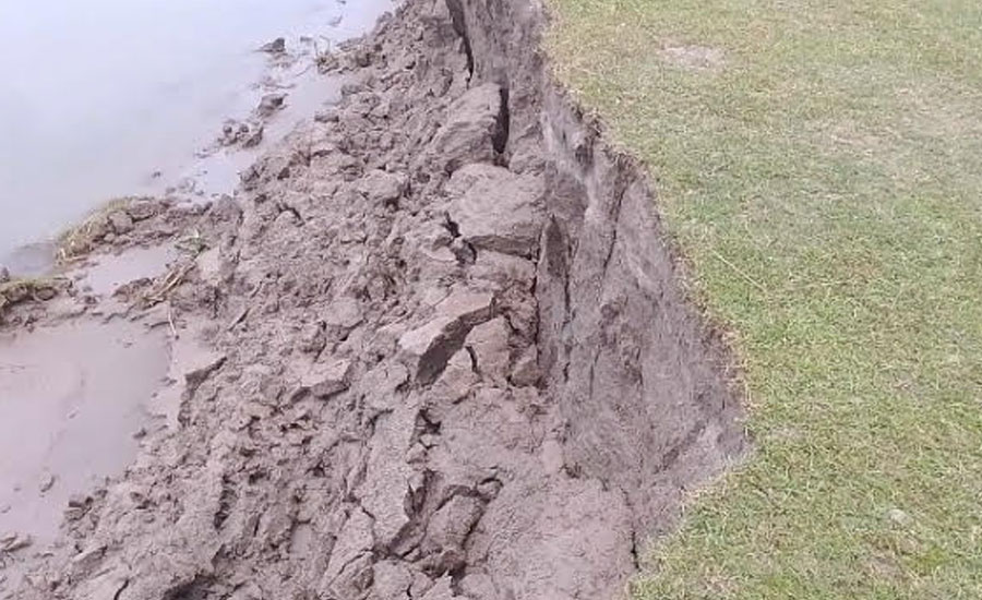 কুড়িগ্রামের দুধকুমার নদের ভাঙ্গন প্রতিরোধের দাবিতে ফুসে উঠেছে এলাকাবাসী