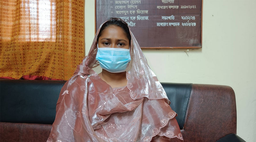বিয়ের আশ্বাসে শারীরিক সম্পর্ক, ৪৮ লাখ টাকা আত্মসাতের অভিযোগে শিক্ষকের বিরুদ্ধে 