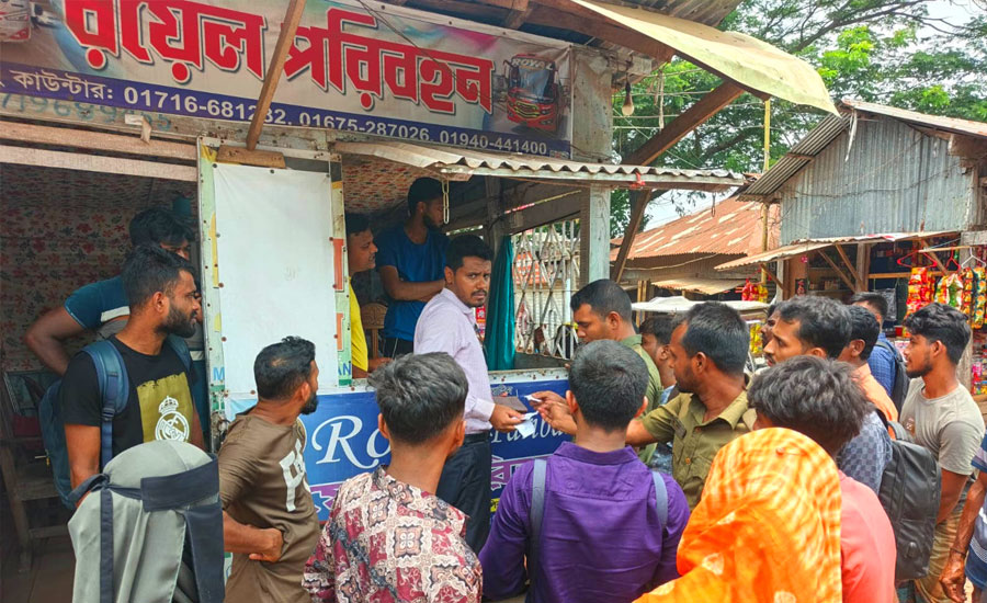 নেছারাবাদে অতিরিক্ত ভাড়া আদায়ের দায়ে দুই পরিবহনকে জরিমানা