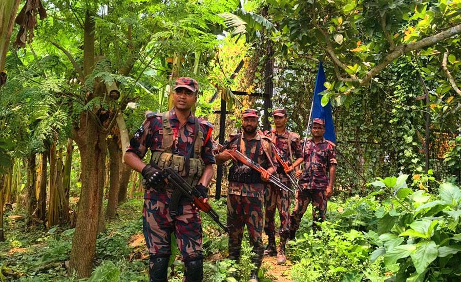 চুয়াডাঙ্গার দর্শনা সীমান্তে পুশইন ঠেকাতে বিজিবির টহল জোরদার 
