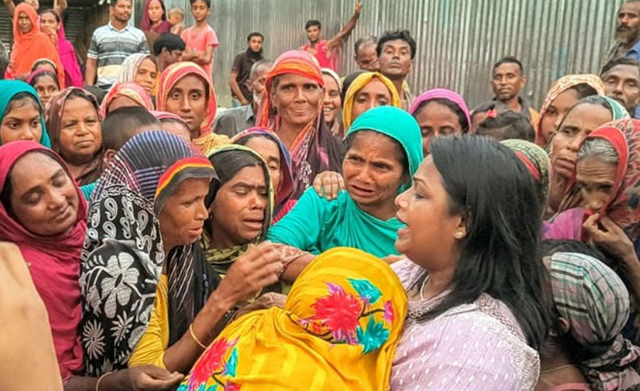 মানুষের দুঃখদশা পরিদর্শন করেছেন কুড়িগ্রাম জেলা প্রশাসক