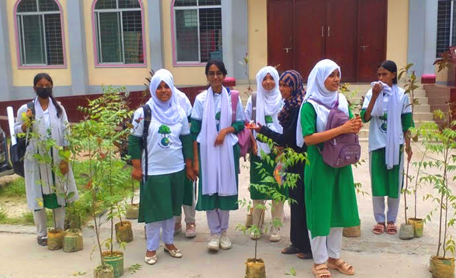 নিরাপদ ভবিষ্যতের আশায় দোহারে শিক্ষার্থীদের নিয়ে পরিবেশ সচেতনতা সভা