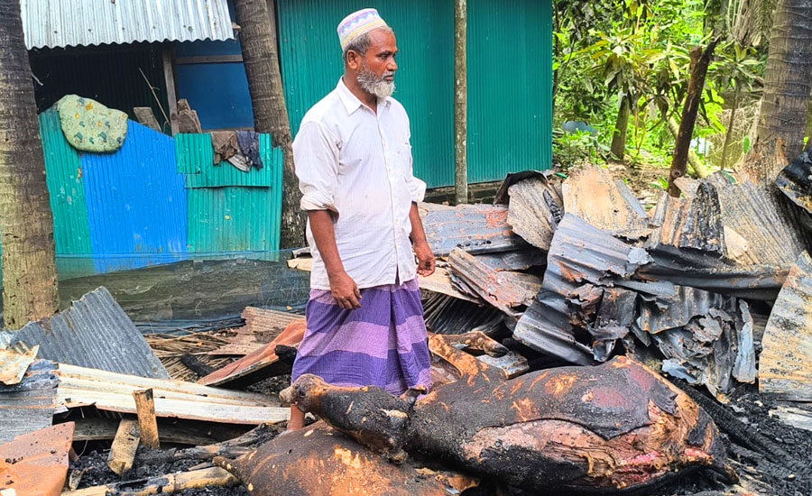 নোয়াখালীতে পল্লী বিদ্যুতের চরম অবহেলায় দিনমজুর পরিবারের সারাজীবনের স্বপ্ন পুড়ে ছাঁই