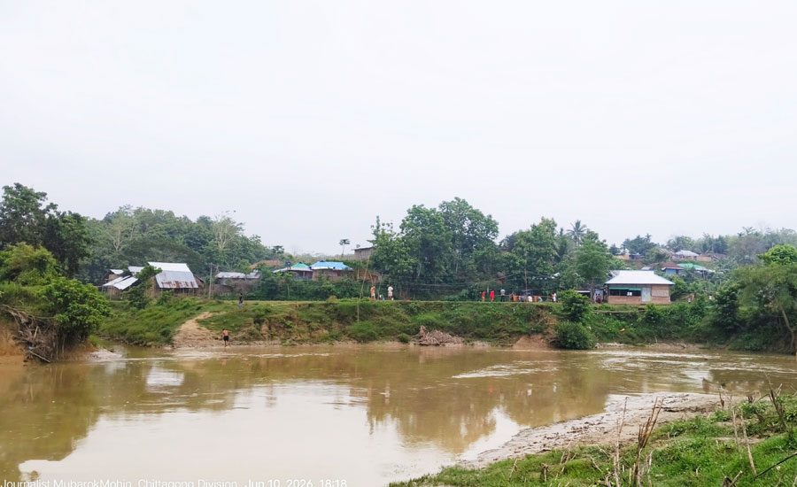 বেতছড়ি বাজার সংলগ্ন মাইনি নদীতে নৌকা ও সেতুর দাবি পাহাড়ি জনগোষ্ঠীর