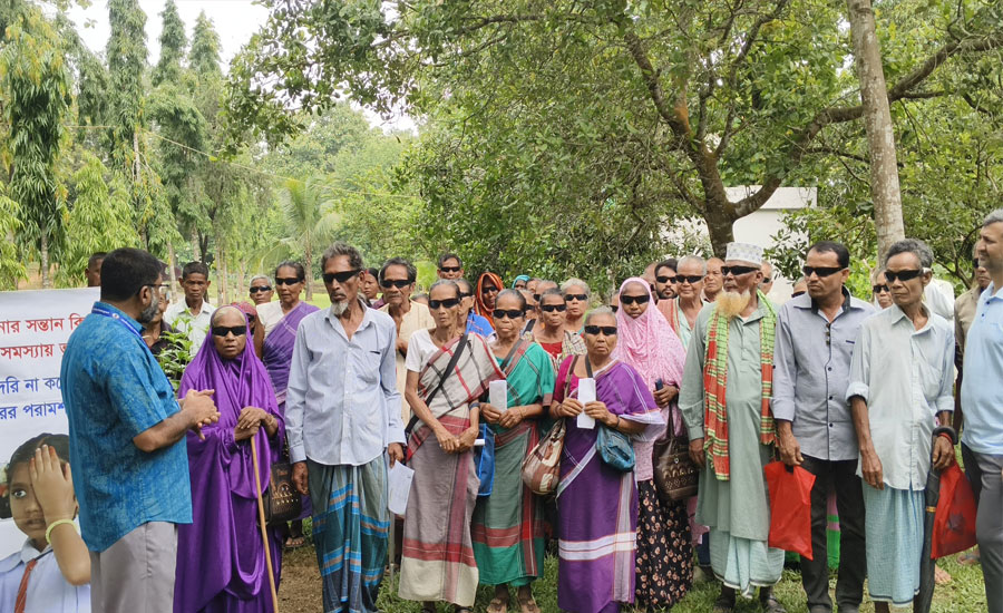 পার্বত্য জনপদে সেনাবাহিনীর মানবিক সহায়তা খাদ্যসামগ্রী, চিকিৎসা অনুদান ও পুনর্বাসন সামগ্রী বিতরণ