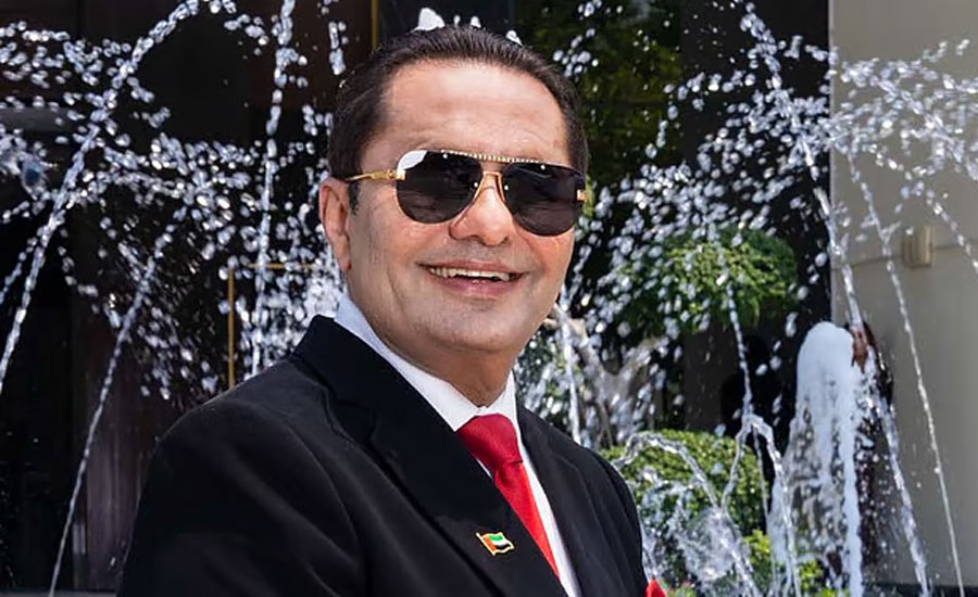 বস্তিতে জন্ম নেওয়া সেই ছেলেটি এখন দুবাইয়ে ২০ হাজার কোটির মালিক