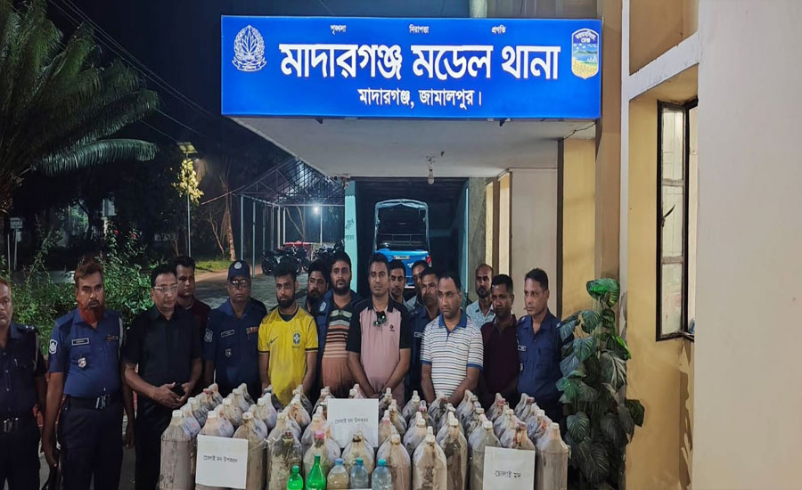 মাদারগঞ্জে ৪১০ লিটার চোলাই মদের উপকরণ ও প্রস্তুতকৃত মদ উদ্ধার, গ্রেপ্তার ১