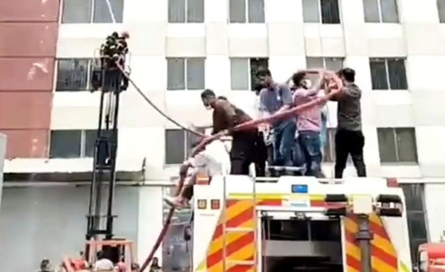 মালেকবাড়ির ম্যাট্রিক্স স্টাইলসে অগ্নিকাণ্ড, আগুন নিয়ন্ত্রণে কাজ করছে ফায়ার সার্ভিসের ৬ ইউনিট