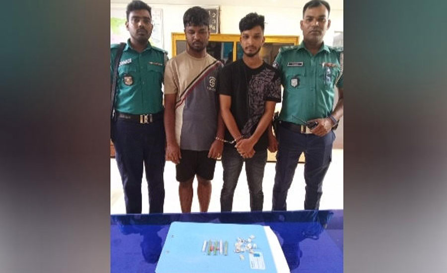 গাছায় বিশেষ অভিযানে ৫০ পিস ইয়াবাসহ দুই যুবক আটক