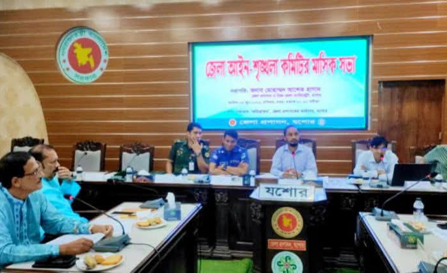 যশোরে যানজট মুক্ত করতে লাইসেন্স ছাড়া চলবে না ভ্যান রিকশা