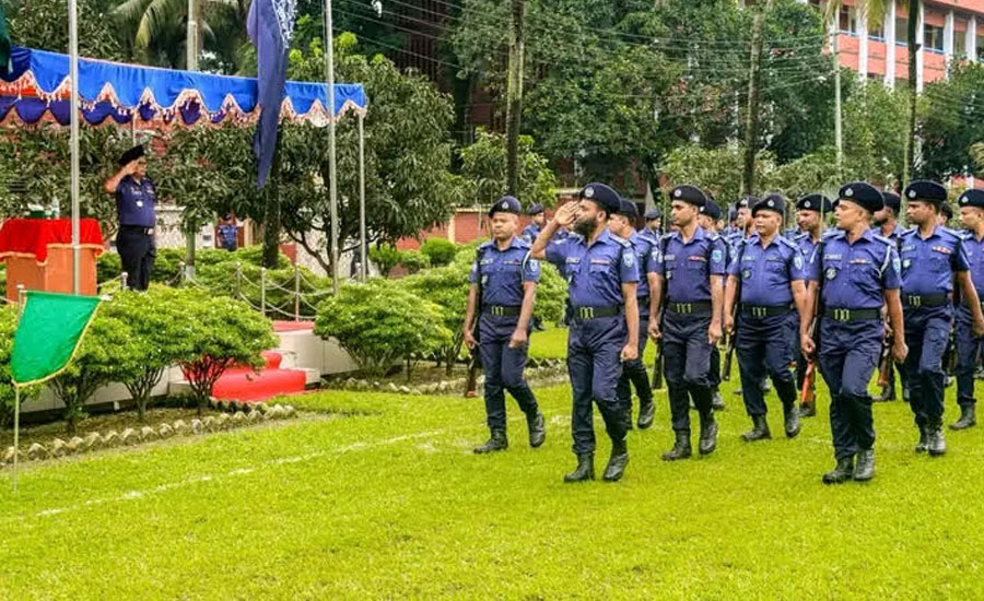 কুড়িগ্রাম জেলা পুলিশের মাস্টার প্যারেড, মাসিক কল্যাণ সভা ও ক্রাইম কনফারেন্স অনুষ্ঠিত