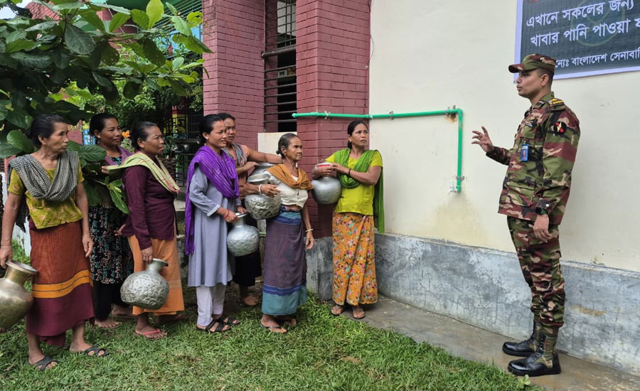 পাহাড়ে স্বস্তির ধারা: সেনাবাহিনীর উদ্যোগে সুপেয় পানি পেল পানছড়ির দুর্গম চিকনচান পাড়া