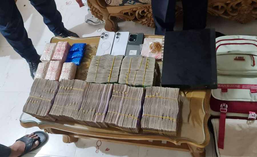 টঙ্গীতে পুলিশের বড় অভিযান: ১০ হাজার ৫০০ ইয়াবা ও ৫৮ লাখ টাকা উদ্ধার, আটক ২
