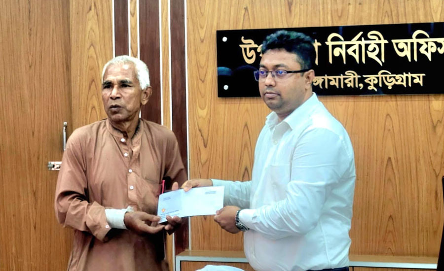 অর্থাভাবে চিকিৎসা থমকে ছিল, ভানু চন্দ্রের পাশে উপজেলা প্রশাসন