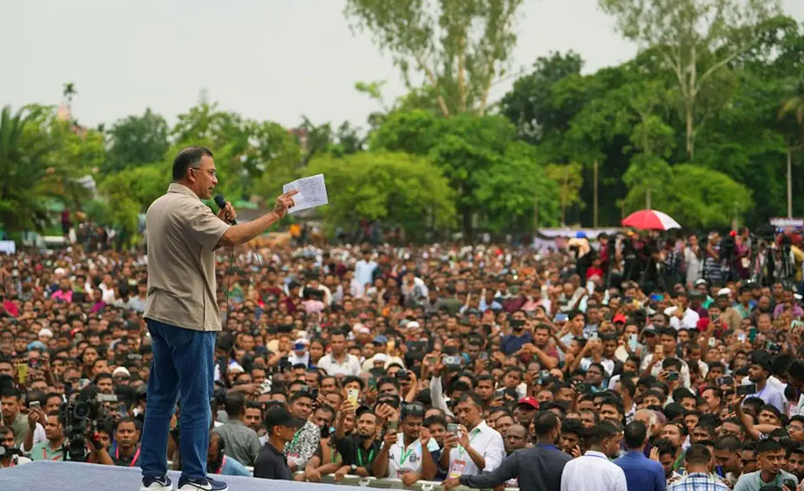 শ্রীমঙ্গলের ভিক্টোরিয়া উচ্চ বিদ্যালয় মাঠে আয়োজিত ফ্যামিলি কার্ড বিতরণ অনুষ্ঠানে প্রধানমন্ত্রী। ছবি: সংগৃহীত