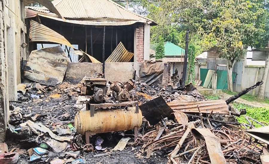 আলফাডাঙ্গায় ভয়াবহ অগ্নিকাণ্ড: আগুন নেভাতে গিয়ে সিলিন্ডার বিস্ফোরণে নিহত ১, ভস্মীভূত ৫ দোকান