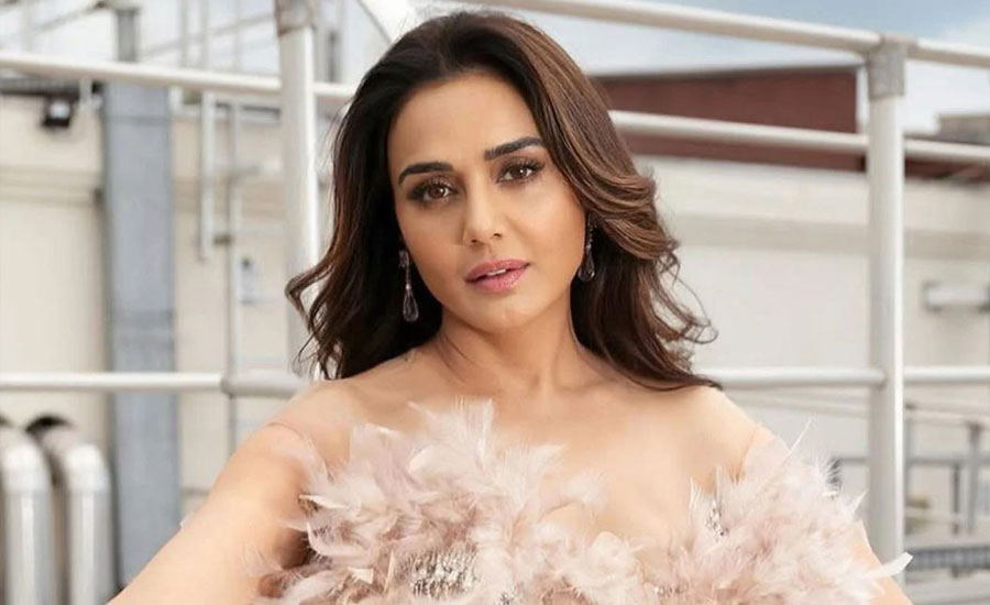 ছড়িয়ে দেওয়া হয়েছে আপত্তিকর ছবি, আদালতে প্রীতি জিনতা
