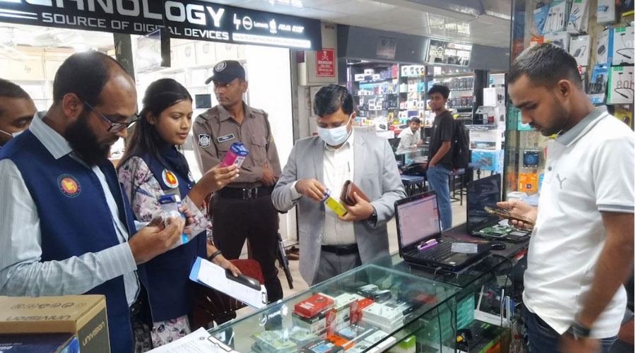 ঢাকায় এপসনের ৩৪ হাজার নকল কালির বোতল জব্দ, আটক ৪৮