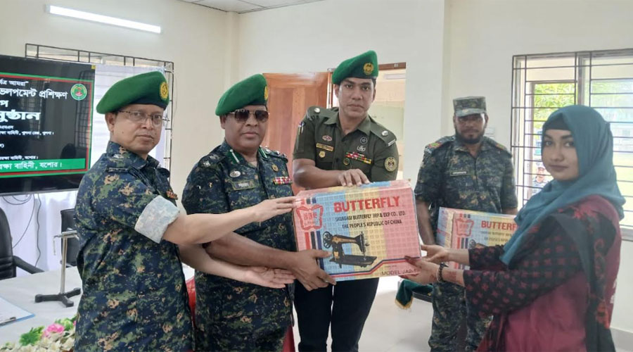 যশোরে আনসার ও ভিডিপির ফ্যাশন ডিজাইন প্রশিক্ষণের সমাপনী অনুষ্ঠিত