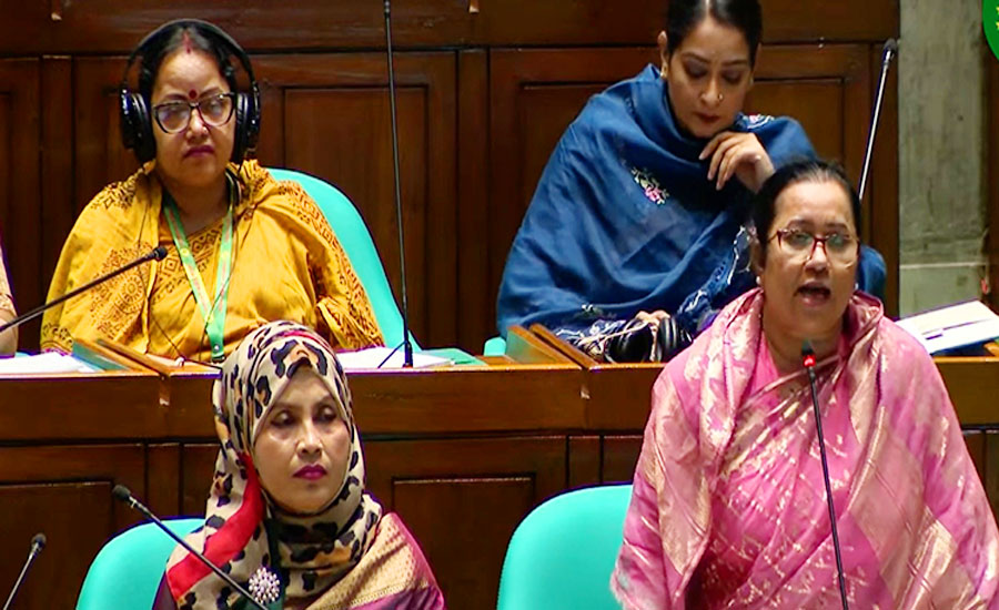 সংসদে মিনিটে খরচ পৌনে ৩ লাখ অথচ বিরোধীদল পর্দা, বালিশ, মেশিন, মাইক্রোওয়েভের আলোচনা করে
