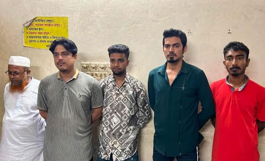 যশোরে বাসে অগ্নিসংযোগ ও নাশকতার মামলায় ছাত্রলীগ নেতাসহ ৫ জন কারাগারে