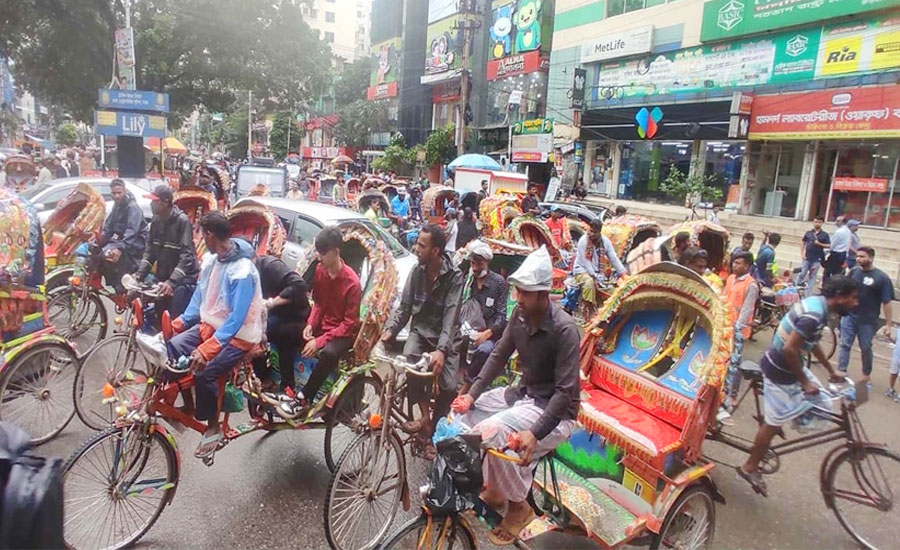 অবশেষে ঢাকার সড়ক থেকে সরতে যাচ্ছে অটোরিকশা