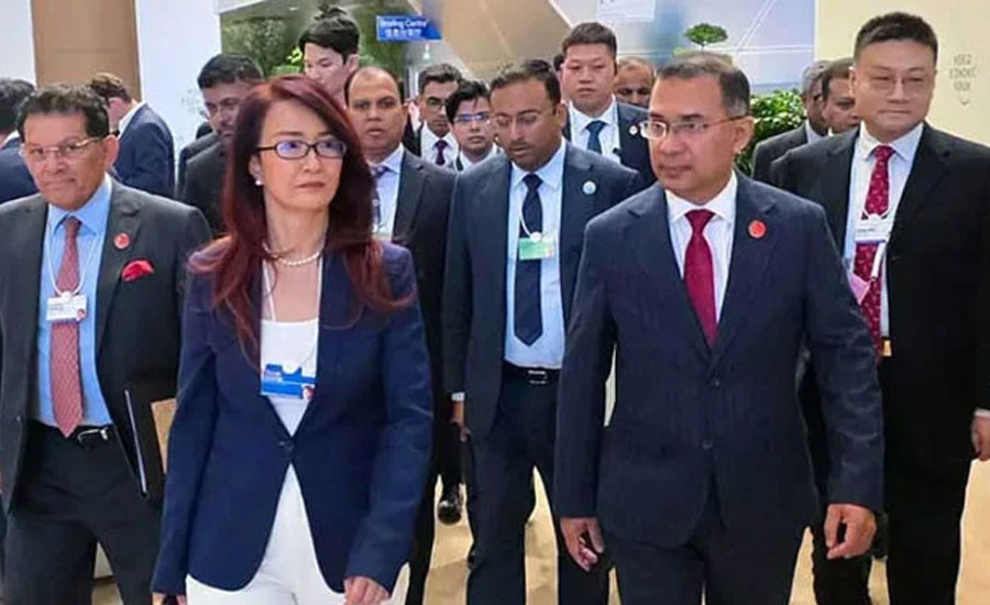 চীনের প্রধানমন্ত্রীর দেওয়া নৈশভোজে অংশ নিয়েছেন তারেক রহমান