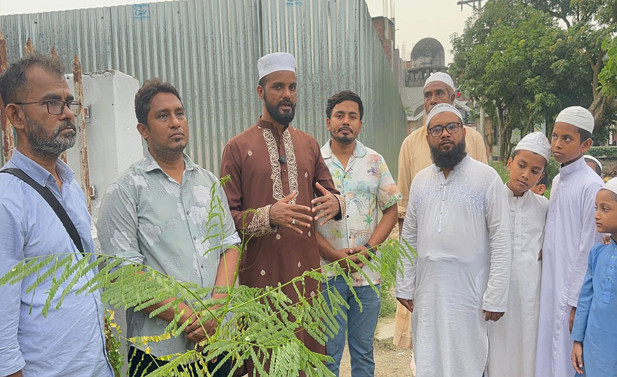 সোনারগাঁওয়ে পরিবেশ রক্ষা ও সচেতনতা বাড়াতে মাদ্রাসা প্রাঙ্গণে বৃক্ষরোপণ কর্মসূচি