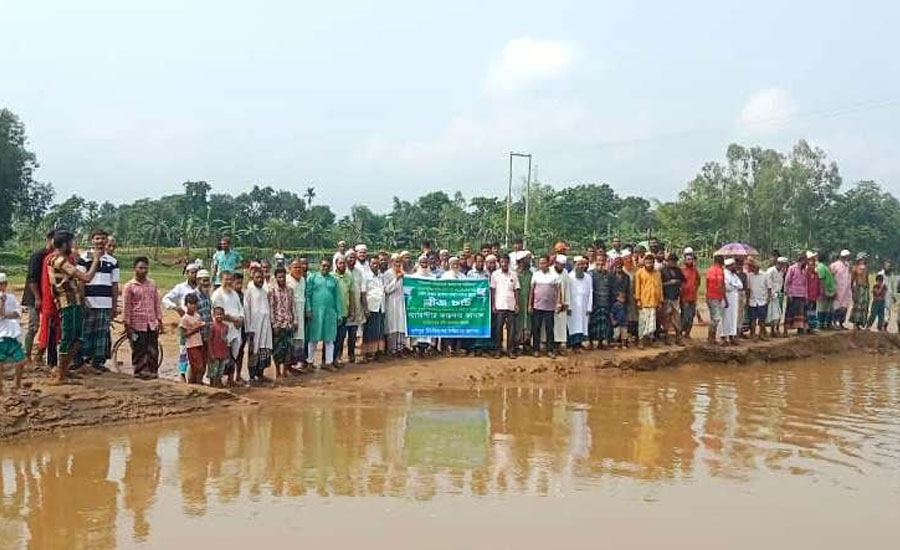 দুর্গাপুরে জাঙ্গালভাঙ্গা নদীর ওপর সেতু নির্মাণের দাবিতে মানববন্ধন