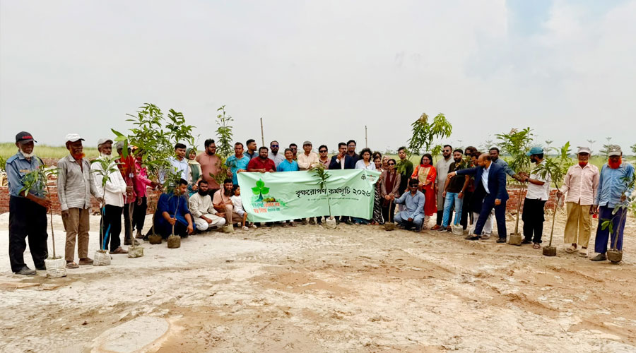 প্রবাসী পল্লীতে দুই হাজার বৃক্ষরোপণ প্রথম আলো বন্ধুসভার 
