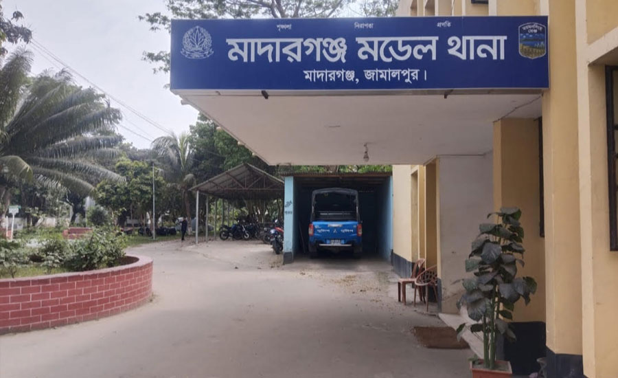 মাদারগঞ্জে গাছ থেকে ভ্যানচালকের ঝুলন্ত লাশ উদ্ধার