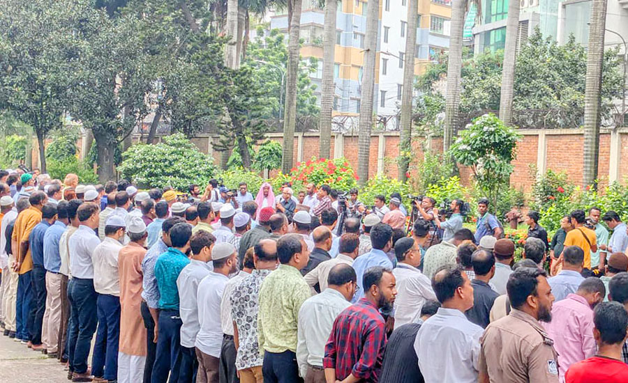 শেষবারের মত চেনা আঙিনায় পাপেটম্যান, বিটিভিতে মুস্তাফা মনোয়ারের জানাজা