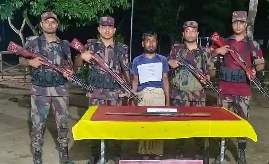 শেরপুরের ঝিনাইগাতীতে বিজিবির অভিযানে পাইপগানসহ যুবক আটক