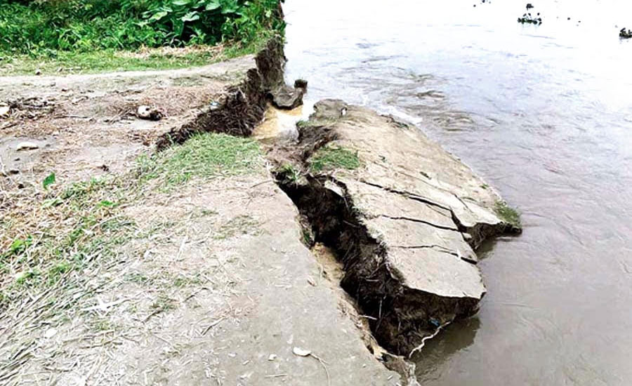চিলমারীতে তিন দিনে নদীগর্ভে বিলীন ৫০টি বসতঘর, হুমকিতে বিভিন্ন গুরুত্বপূর্ণ স্থাপনা