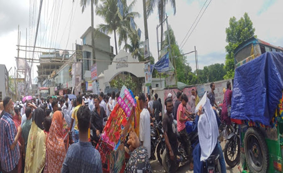 প্রথম দিনে দোহারে এইচএসসি পরীক্ষা সম্পন্ন