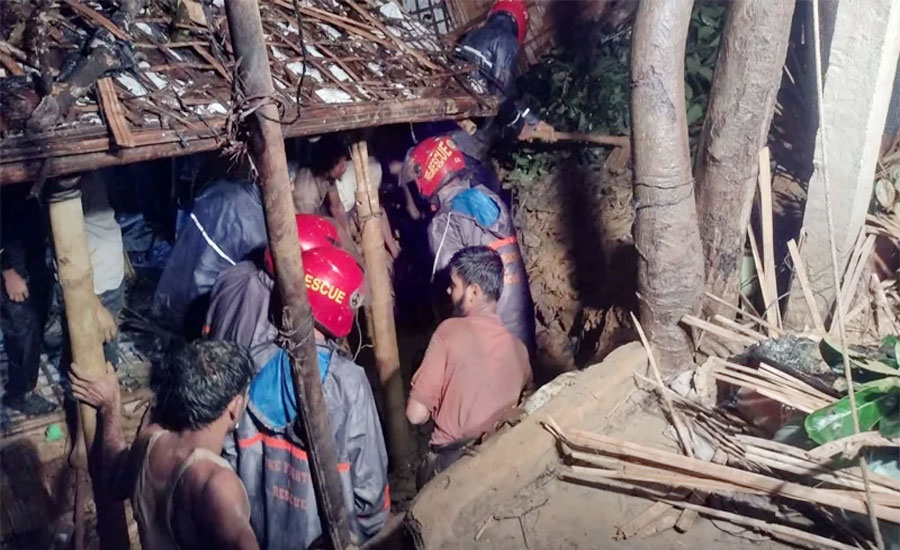 কক্সবাজারে পাহাড়ধসের বিভীষিকা, একরাতেই প্রাণ গেল ৯ জনের 