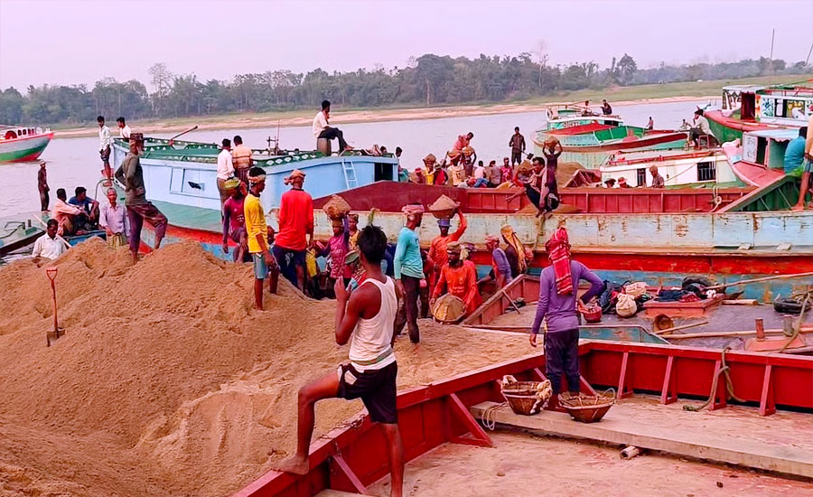 যাদুকাটায় বালু উত্তোলন: অভিযোগপত্রে আওয়ামী লীগ নেতারা আসামি, বিএনপি নেতা বাদ