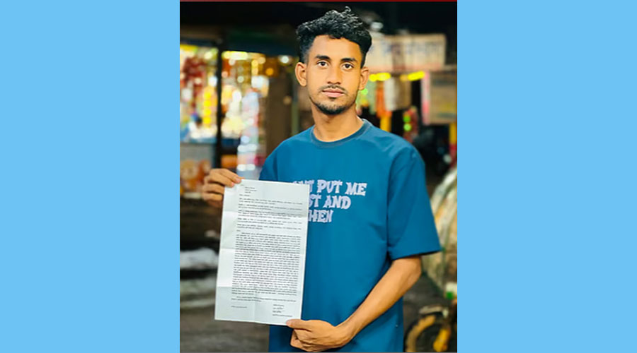 ফিফা সভাপতি ও রেফারির বিরুদ্ধে মামলা করতে থানায় হাজির নোয়াখালীর রাকিব
