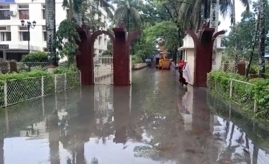 পটুয়াখালী শহর জলাবদ্ধতায় নাকাল জনজীবন, দ্রুত সমাধান চান বাসিন্দারা