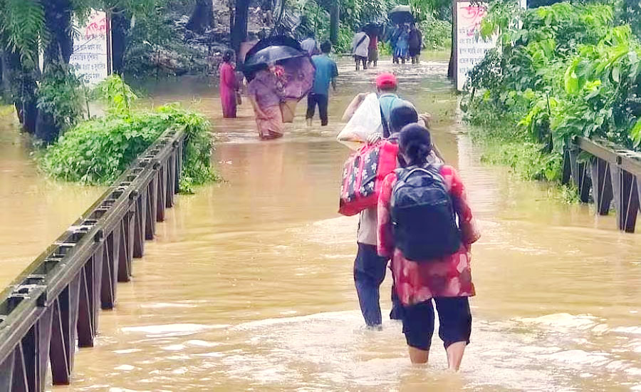 বৃষ্টি ও বন্যায় প্রাণহানি বেড়ে ৫১, পানিবন্দি পৌনে ৩ লাখ পরিবার