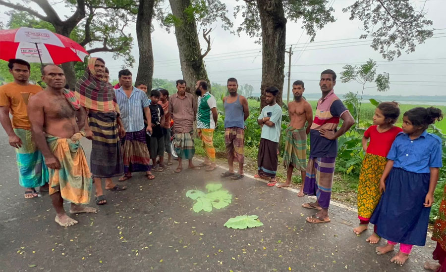 দামুড়হুদায় বাসের ধাক্কায় চার বছরের শিশুর মর্মান্তিক মৃত্যু 