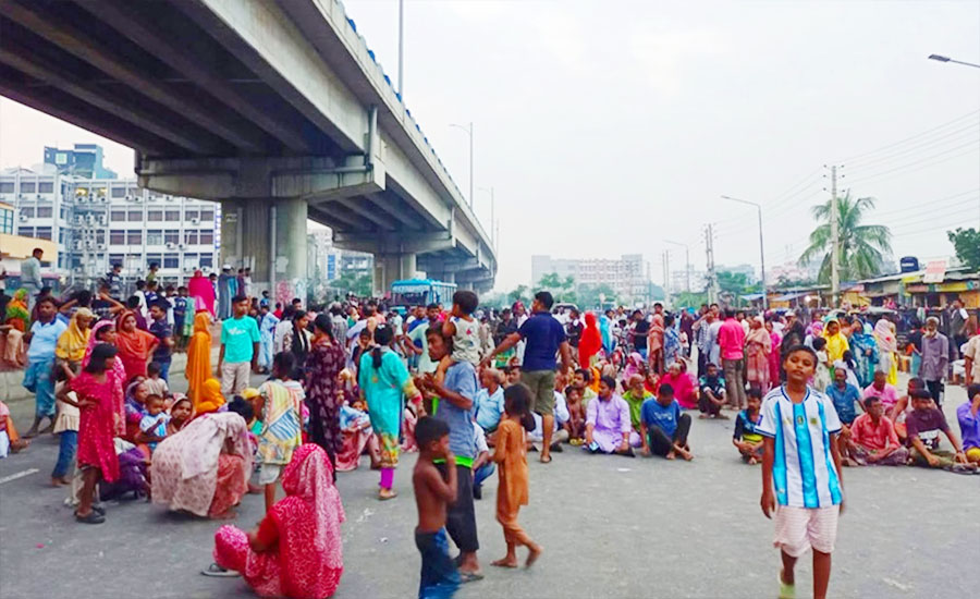 পল্লবীতে জলাবদ্ধতা নিরসনের দাবিতে সড়ক অবরোধ