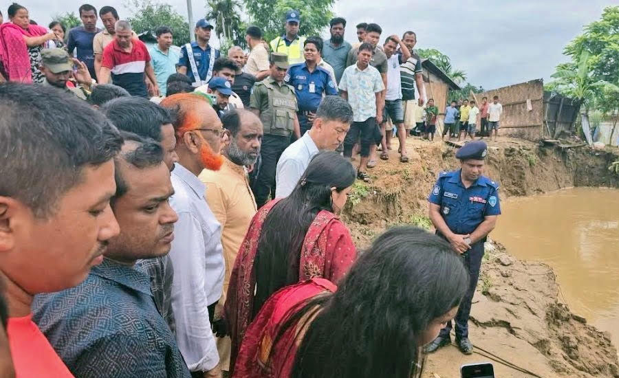 পাহাড়ের বন্যাদুর্গতদের পাশে দীপেন দেওয়ান, কিস্তি আদায় স্থগিতের ঘোষণা