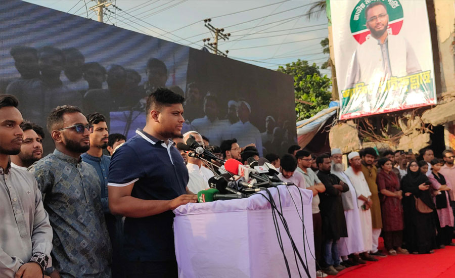 চট্টগ্রামের বন্যা শুরু হবার সাথে সাথে প্রতিমন্ত্রী হজ্বে আর প্রধানমন্ত্রী বরিশালে: হাসনাত আব্দুল্লাহ