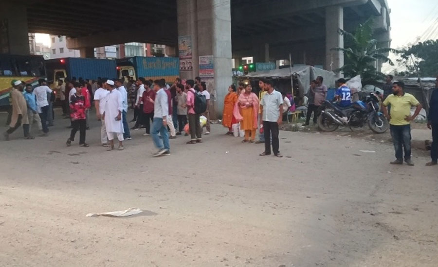 ঢাকা-ময়মনসিংহ মহাসড়কে তীব্র যানজট, পরিস্থিতি স্বাভাবিক করতে আইনশৃঙ্খলা বাহিনী ও স্থানীয়দের তৎপরতা
